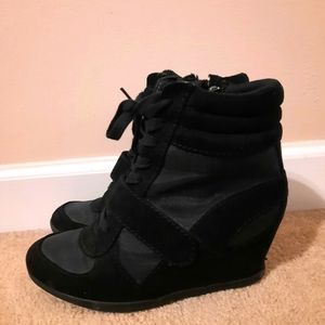 Simply Vera Vera Wang Black Wedge Heel Sneaker Boots Zip Lace Up Strap Size 10